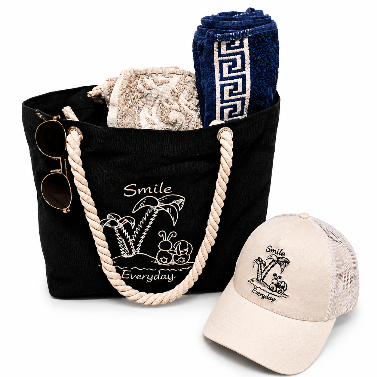 Produkte Strandtasche und Cap der Eigenmarke "Smile Everyday"