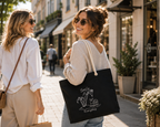 Frauen mit Smile Evryday Daily Shopper in der Stadt