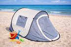 Strandzelt am Meer als Sonnenschutz